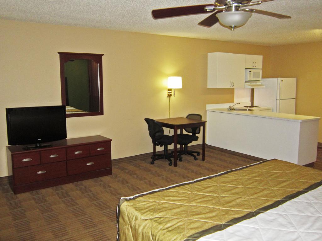 Extended Stay America Select Suites - Milwaukee - Waukesha Esterno foto